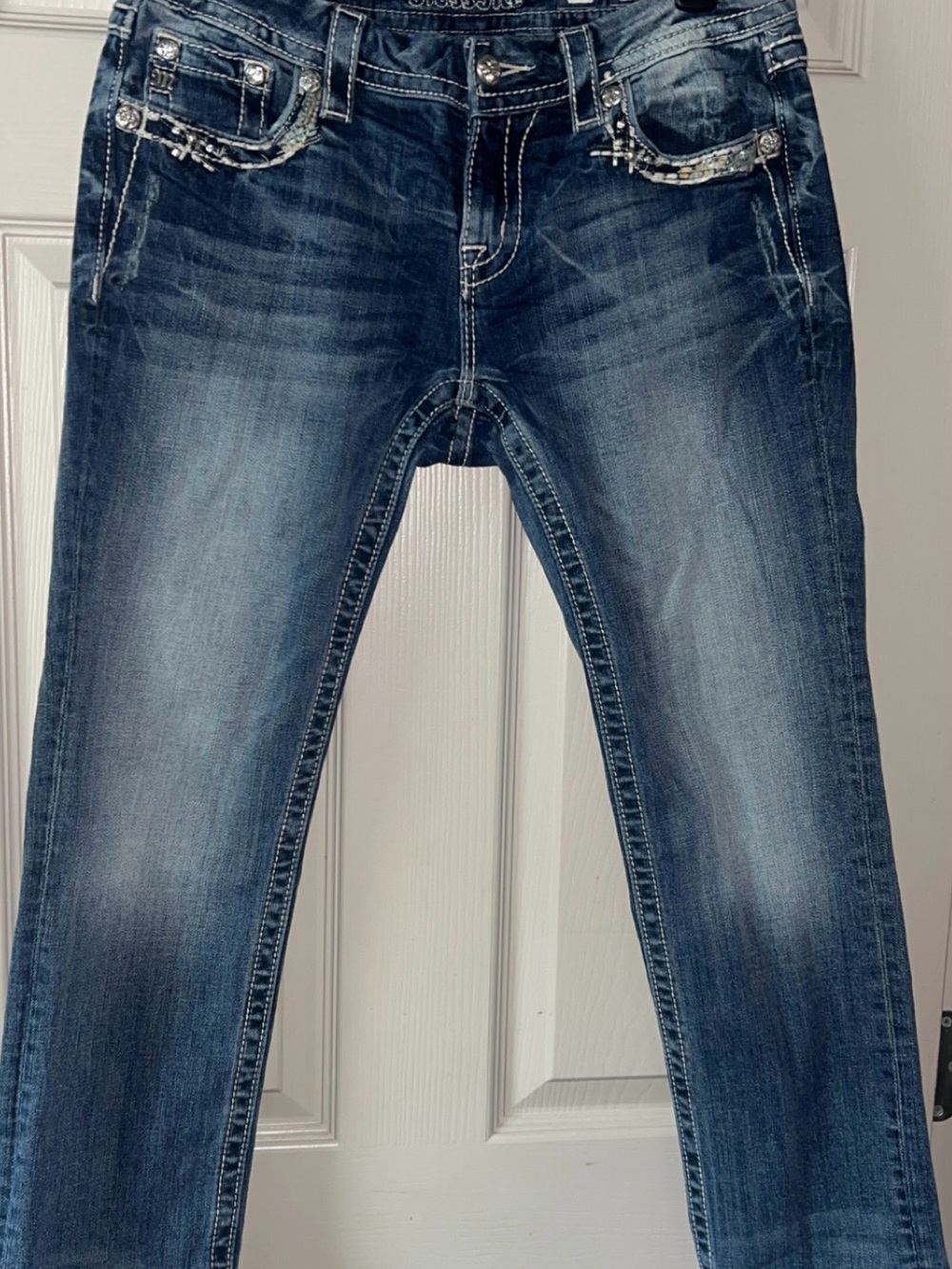 Miss Me Women's Cropped Jeans in Faded Blue Wash